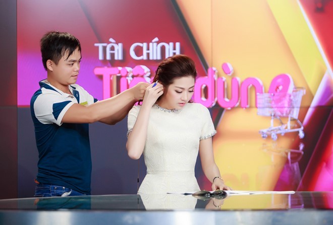 A hau Tu Anh hoi hop lan dau len song VTV24-Hinh-5